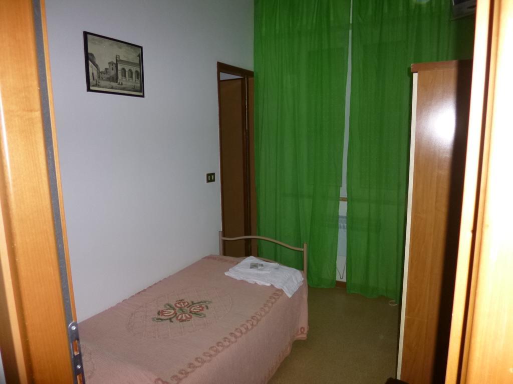 Consul Hotel Rimini Room photo
